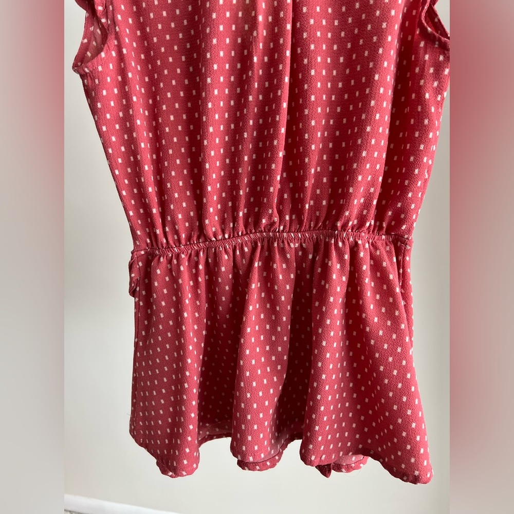MONTEAU pink short sleeve blouse with polka dots, tie waist, Vneck ruffles small - Picture 3 of 7